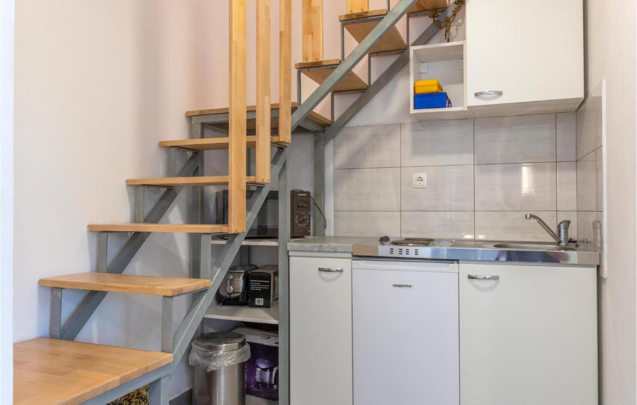 Gorgeous Apartment In Omis With Kitchen Kültér fotó