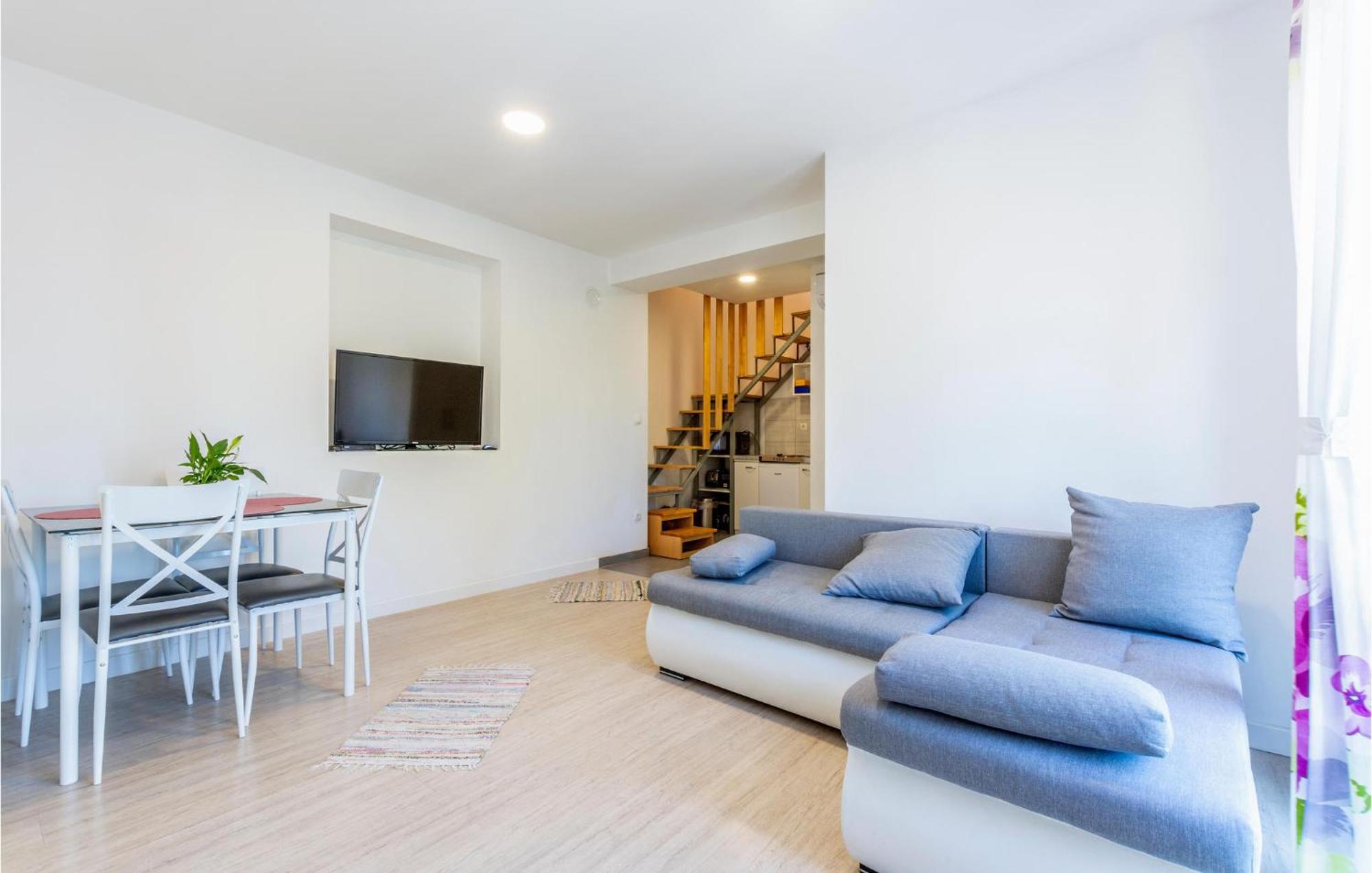 Gorgeous Apartment In Omis With Kitchen Kültér fotó