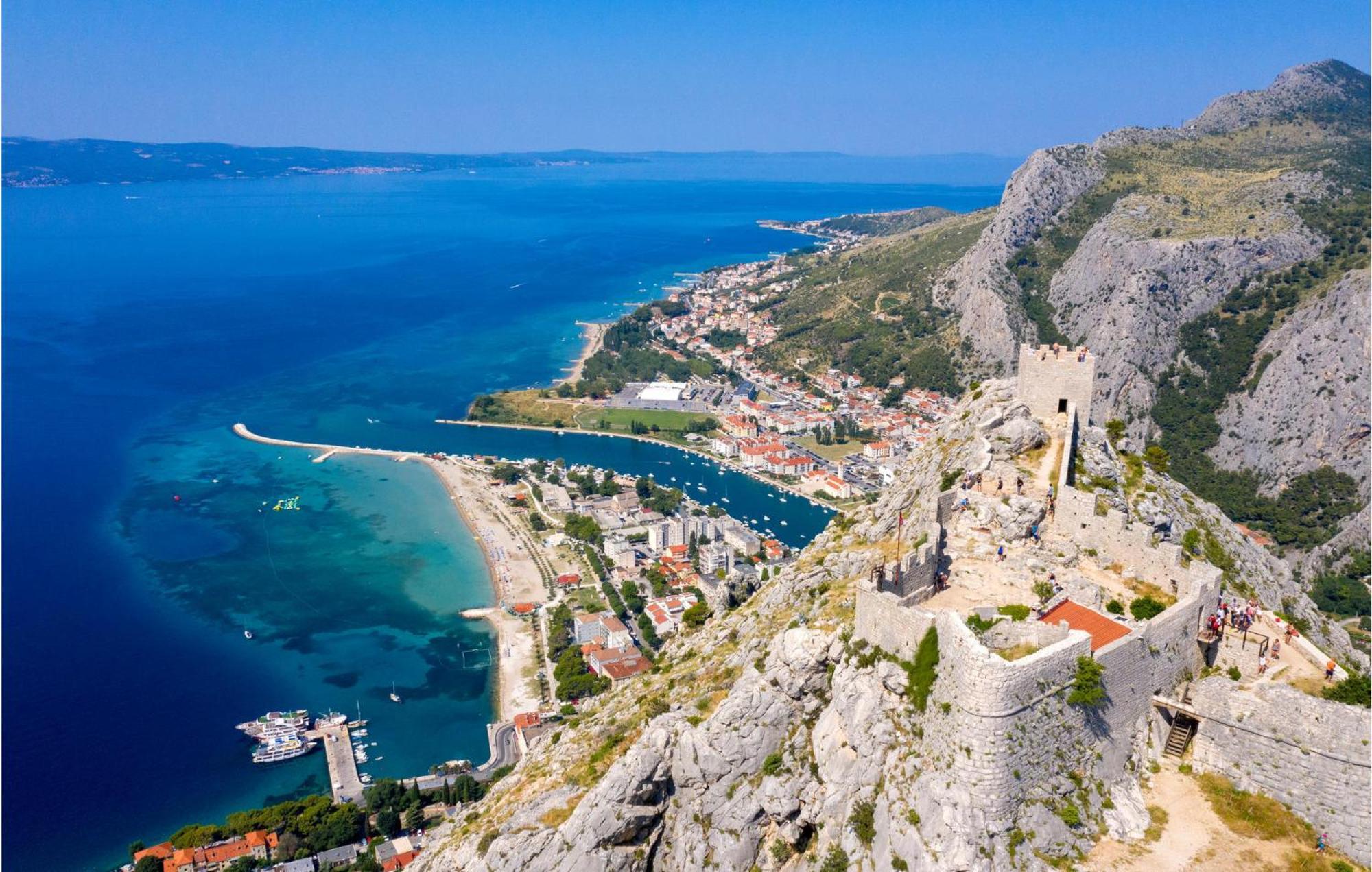 Gorgeous Apartment In Omis With Kitchen Kültér fotó
